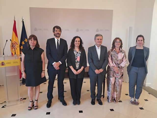 El Ministerio de Cultura y el presidente de Correos firman un nuevo convenio para apoyar a librerías de proximidad